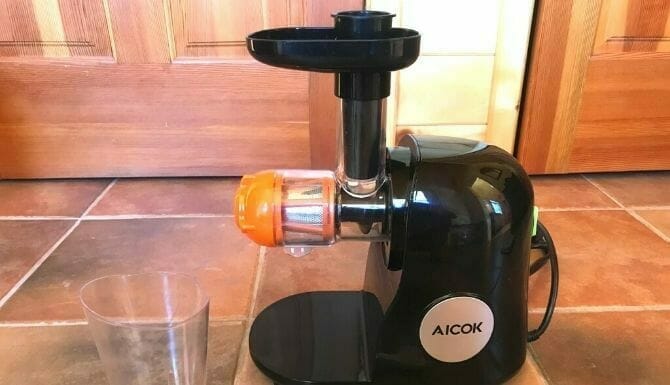 What is masticating juicer